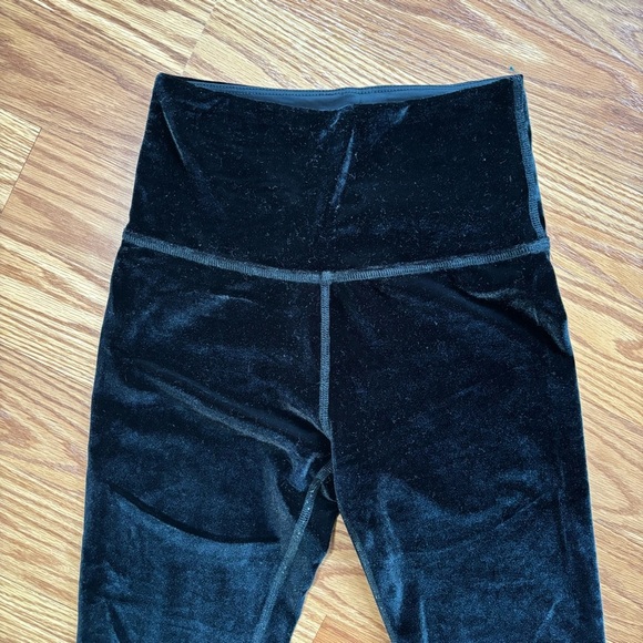 Beyond Yoga Black Velvet High Waisted Leggings XSmall - Picture 2 of 10